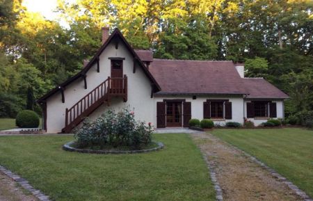 G&icirc;te n&deg;41G619 Romorantin-Lanthenay - Loir-et-Cher - G&icirc;te dans la for&ecirc;t 