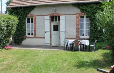 G&icirc;te n&deg;41G758 Neung-sur-Beuvron - Loir-et-Cher - Jardin priv&eacute;.