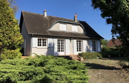 G&icirc;te n&deg;41G790 Yvoy-le-Marron - Loir-et-Cher - Fa&ccedil;ade principale de la maison